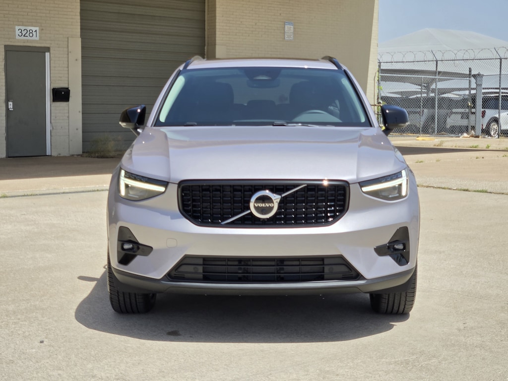 New 2026 Volvo XC40 B5 Plus SUV