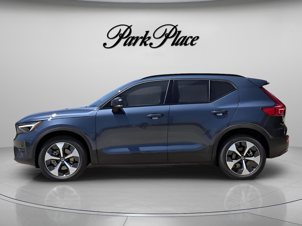 Certified 2026 Volvo XC40 B5 Core SUV