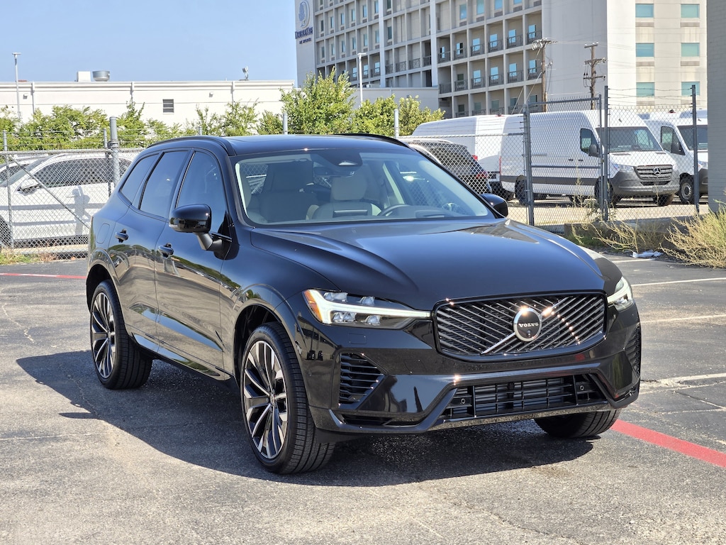 New 2026 Volvo XC60 plug-in hybrid T8 Ultra SUV
