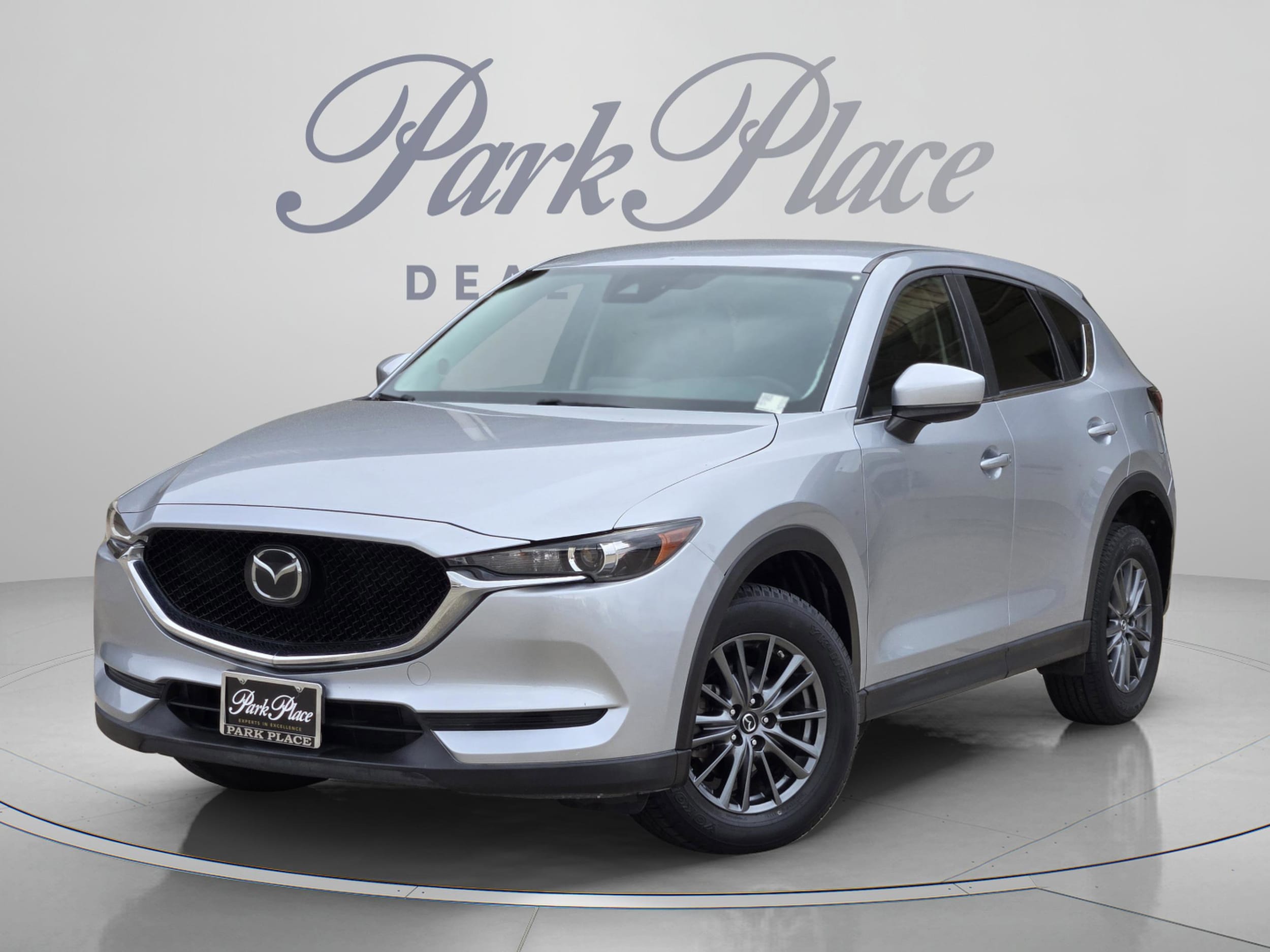 2019 Mazda CX-5 Touring Auto's photo