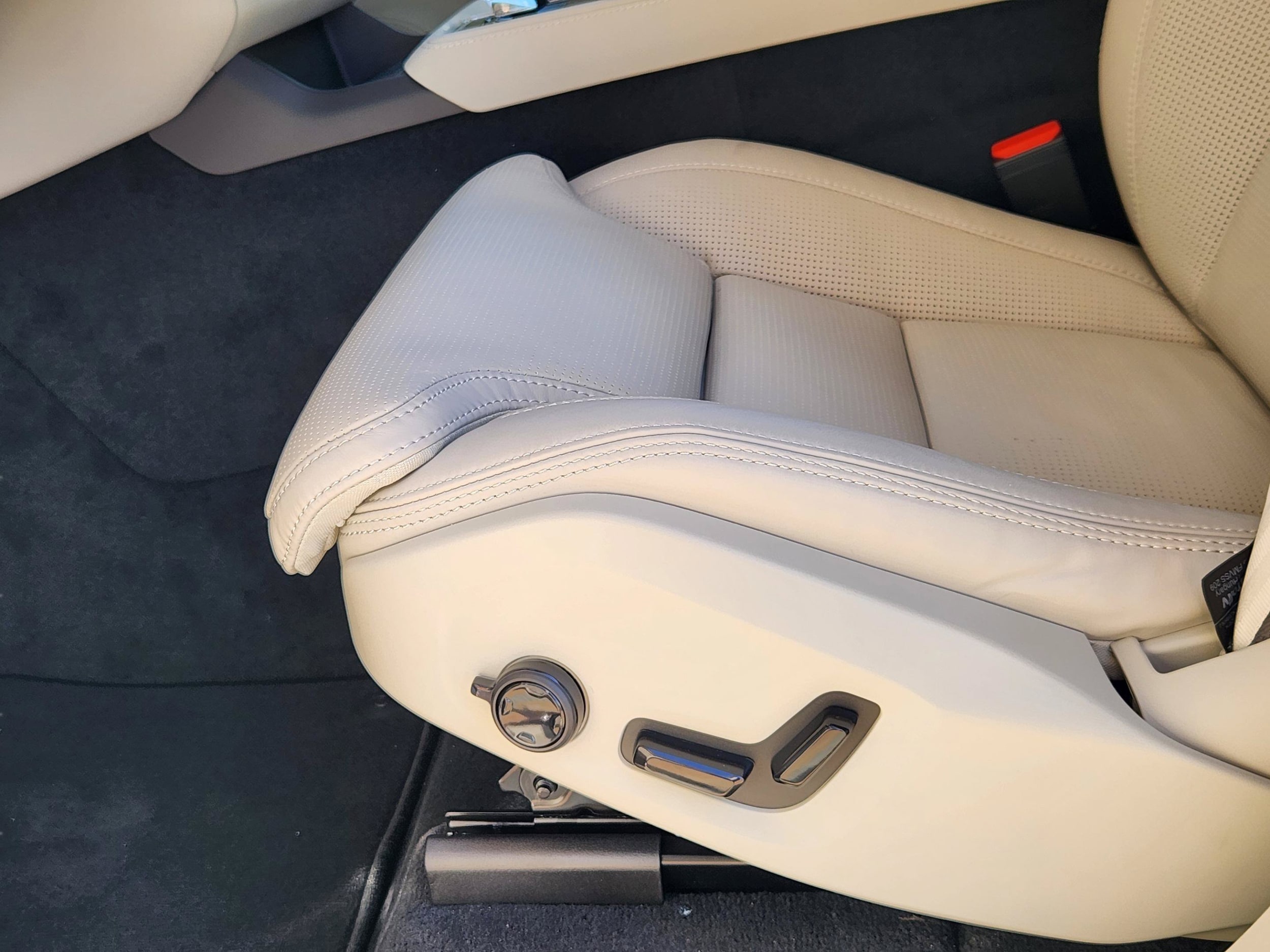 2026 Volvo XC90 Ultra - Photo 24