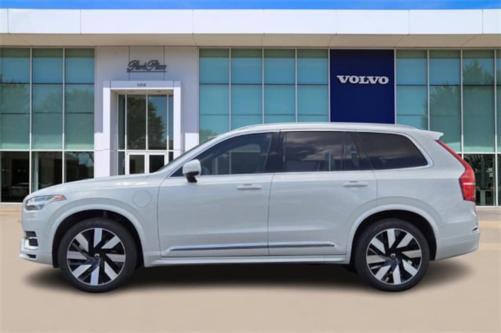 Certified 2025 Volvo XC90 plug-in hybrid T8 Plus SUV