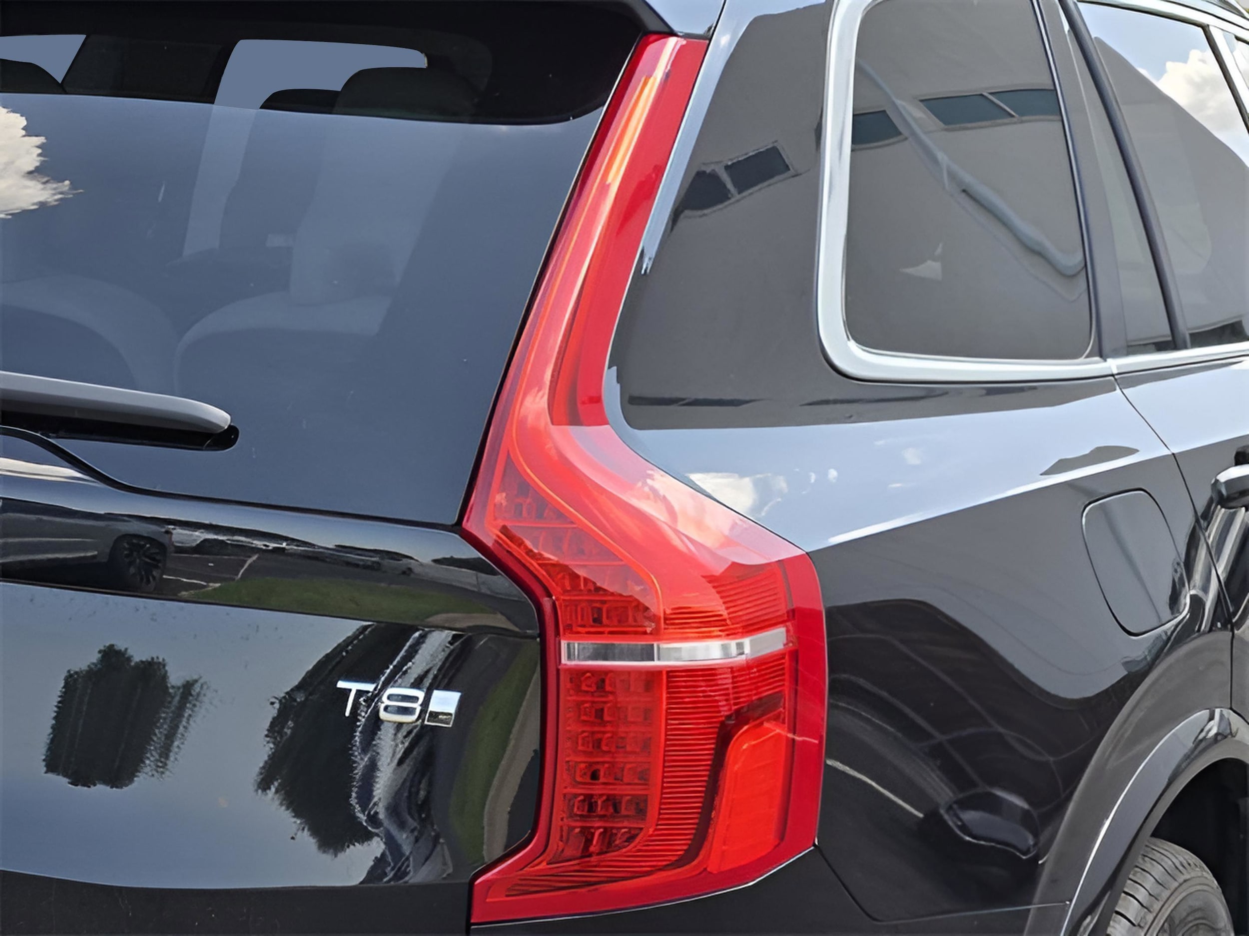 2025 Volvo XC90 Plus - Photo 17