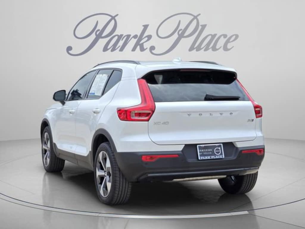 New 2026 Volvo XC40 B5 Plus SUV