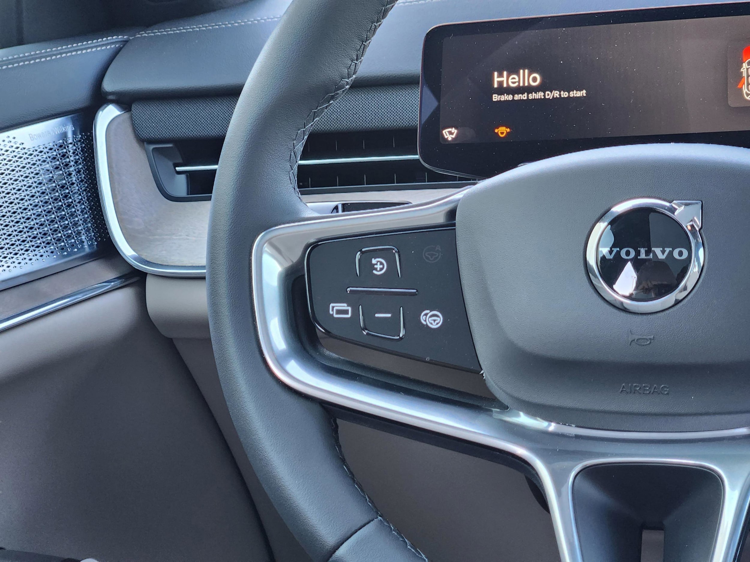 2025 Volvo EX90 Ultra - Photo 24