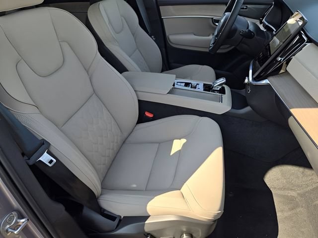 2026 Volvo XC90 Plus - Photo 11