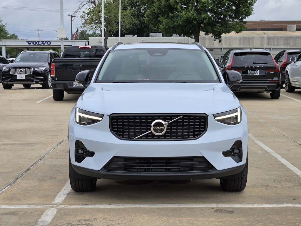 New 2026 Volvo XC40 B5 Ultra SUV