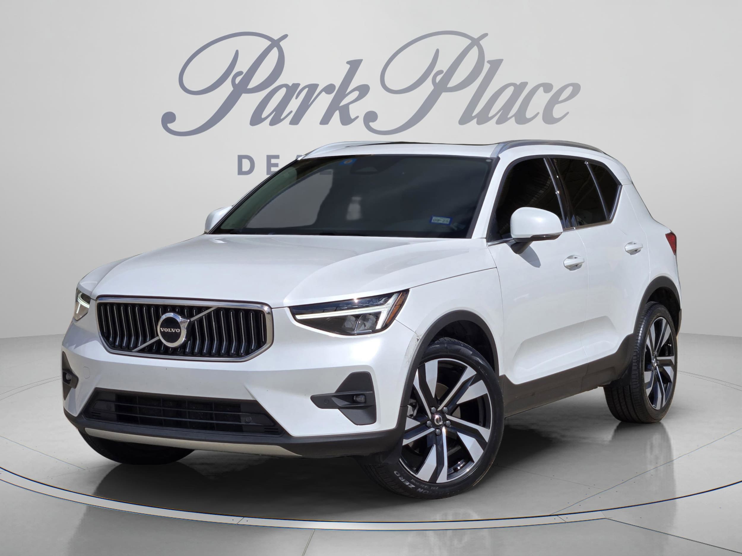 2023 Volvo XC40 B5 Plus Bright AWD's photo