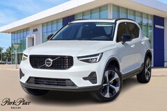 2026 Volvo XC40 B4 Core SUV