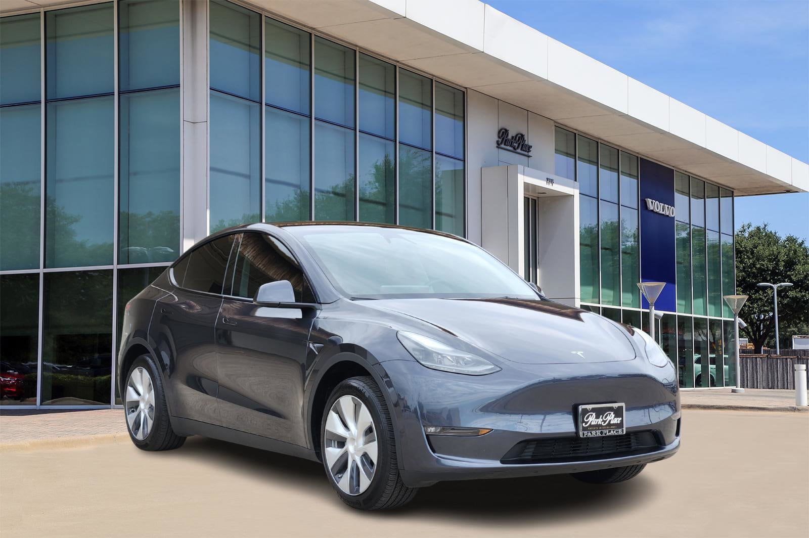 Used 2024 Tesla Model Y Long Range with VIN 7SAYGAEE6RF032798 for sale in Dallas, TX