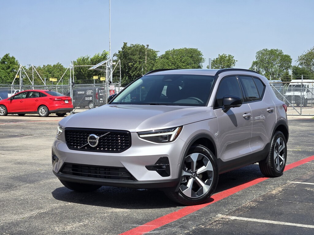New 2026 Volvo XC40 B5 Plus SUV