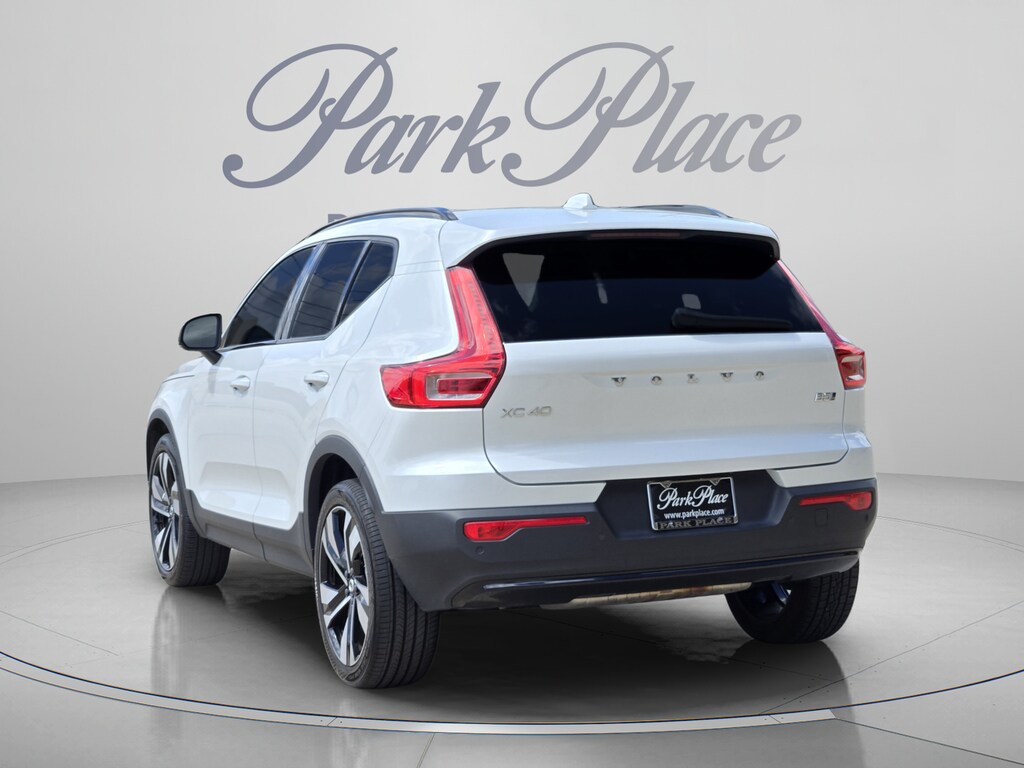 Used 2023 Volvo XC40 B5 AWD Plus Dark SUV
