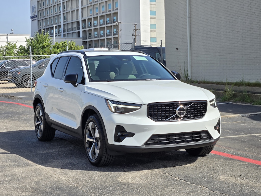 New 2026 Volvo XC40 B5 Plus SUV