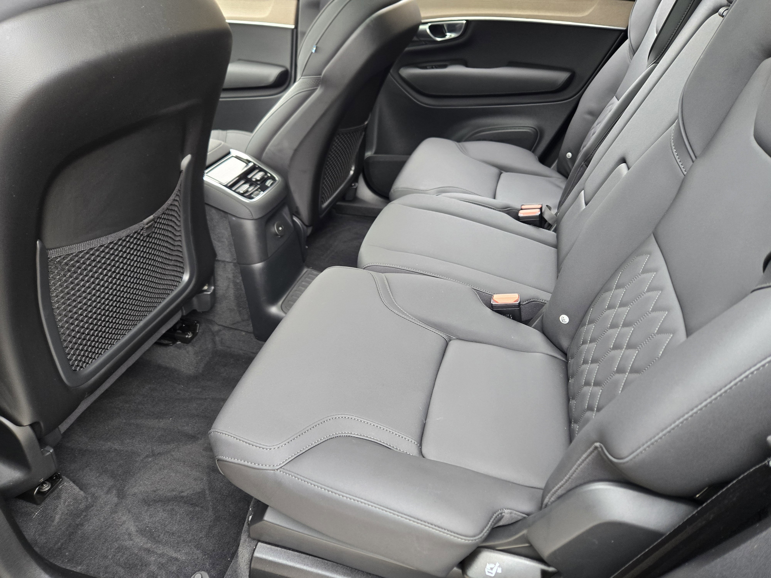 2025 Volvo XC90 Core - Photo 27