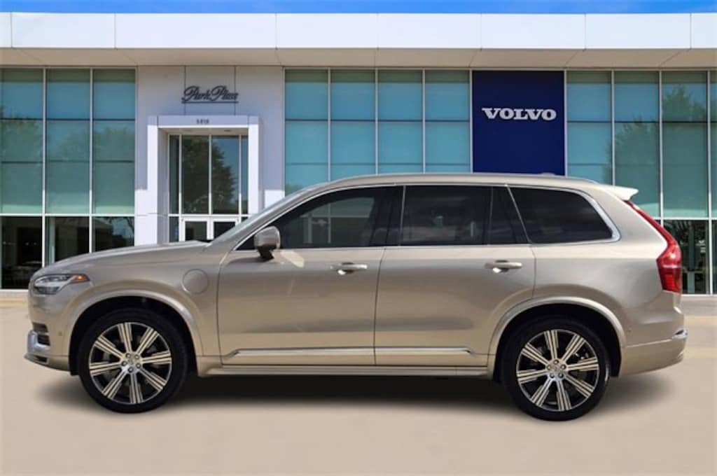Certified 2025 Volvo XC90 plug-in hybrid T8 Plus 6-Seater SUV