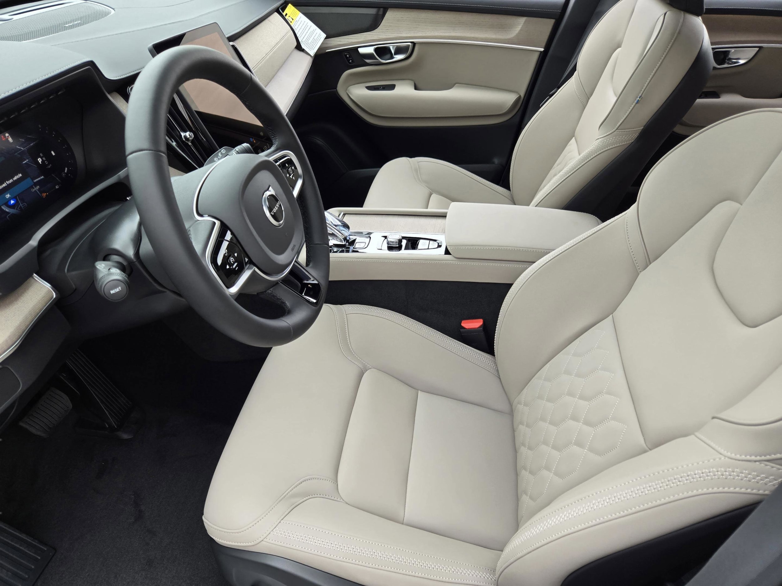 2026 Volvo XC90 Plus - Photo 11