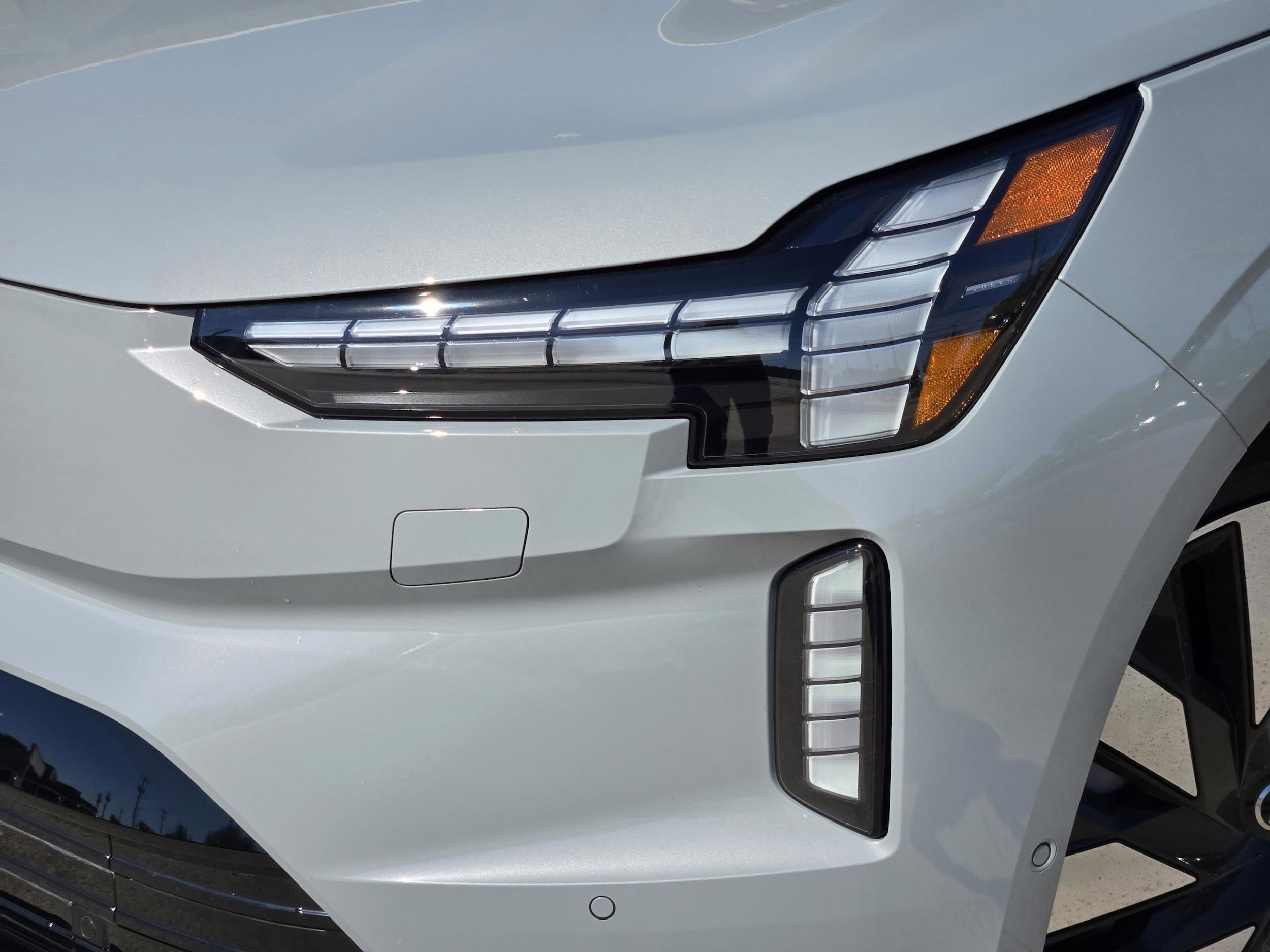 2025 Volvo EX90 Ultra - Photo 10