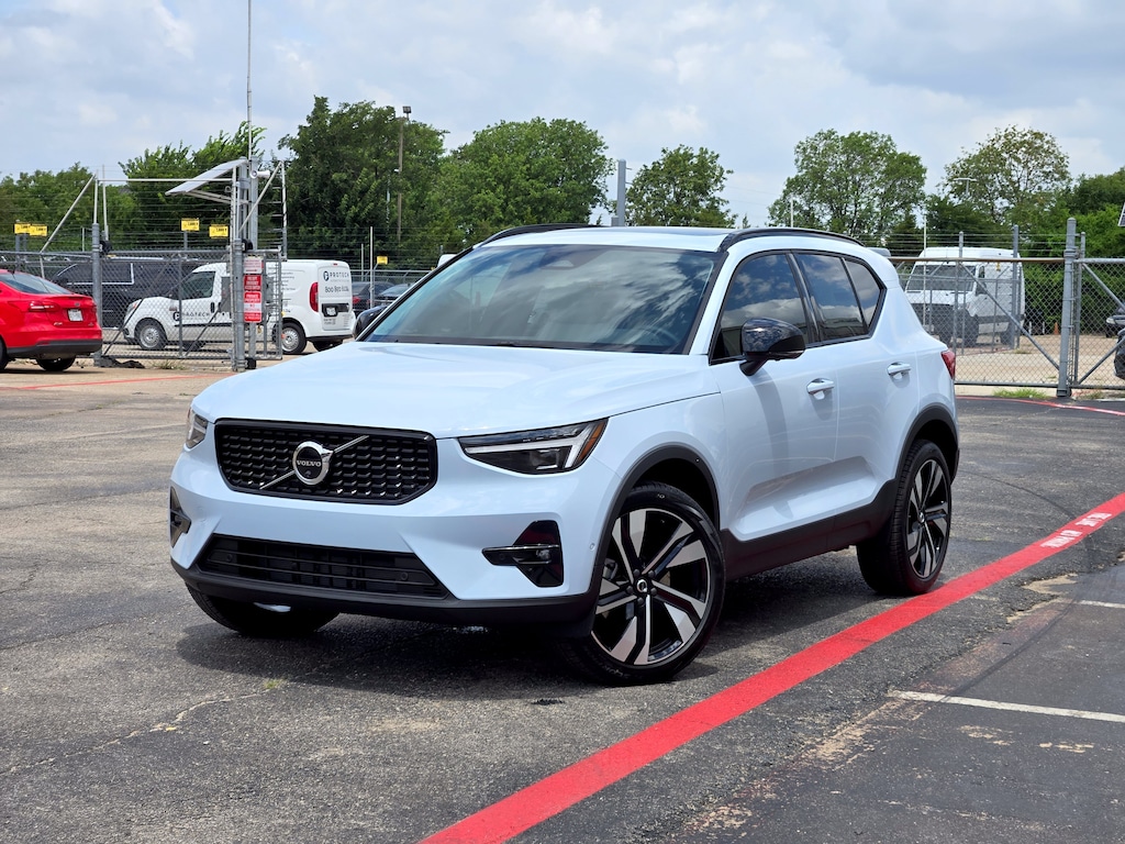 Used 2026 Volvo XC40 B5 Ultra SUV