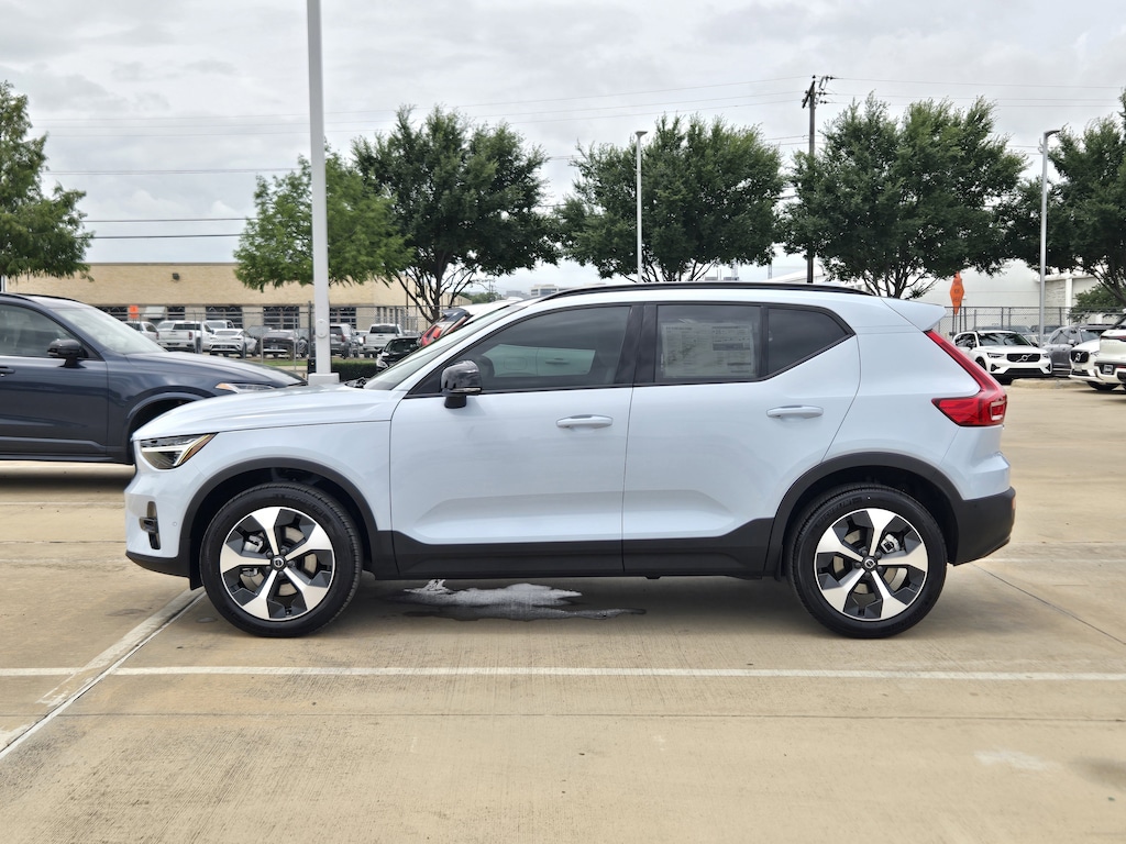 New 2026 Volvo XC40 B5 Plus SUV
