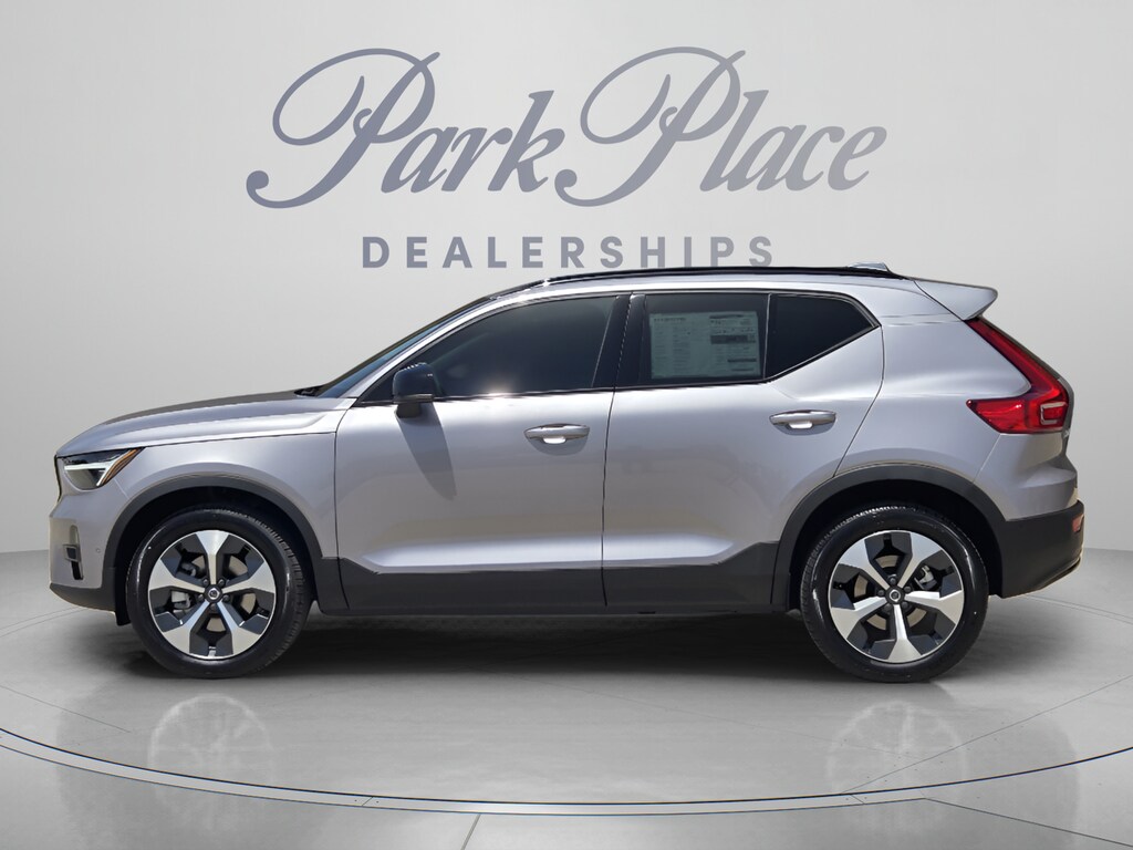 New 2026 Volvo XC40 B5 Plus SUV