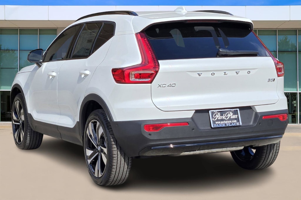 New 2026 Volvo XC40 B5 Plus SUV