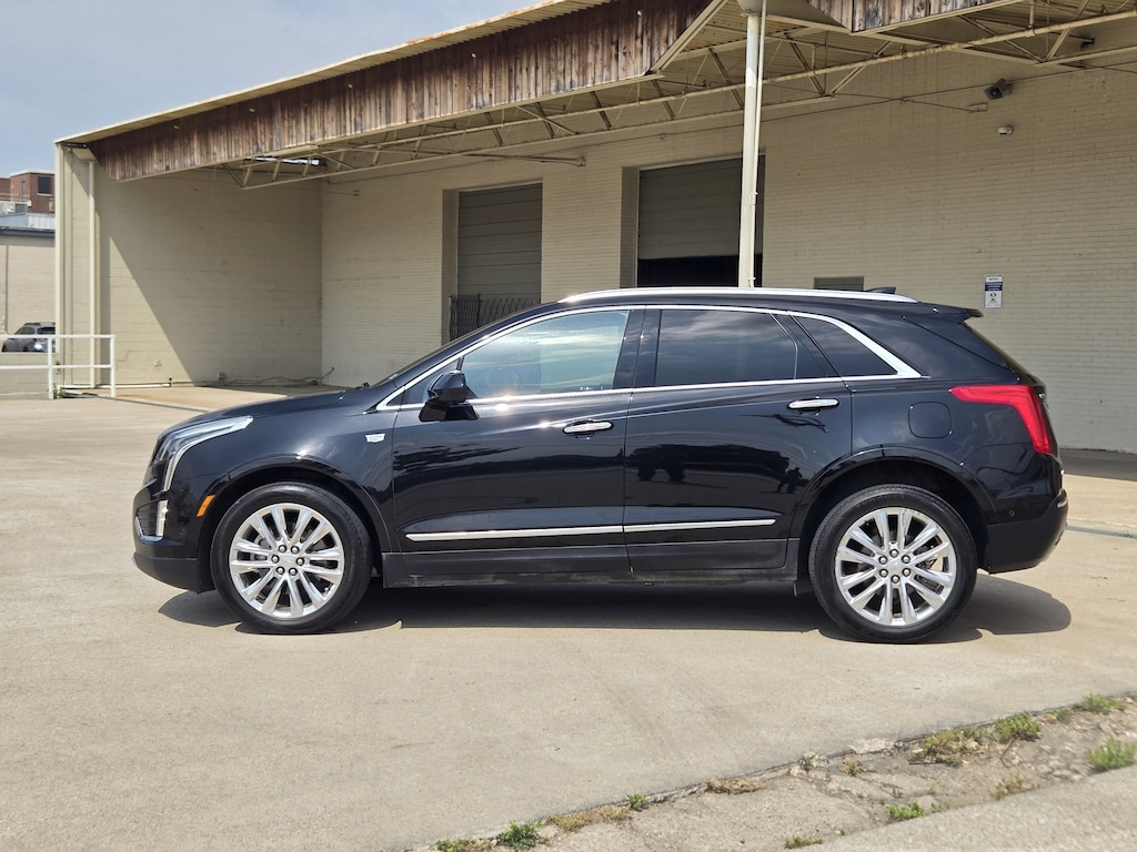 Used 2017 CADILLAC XT5 Platinum SUV