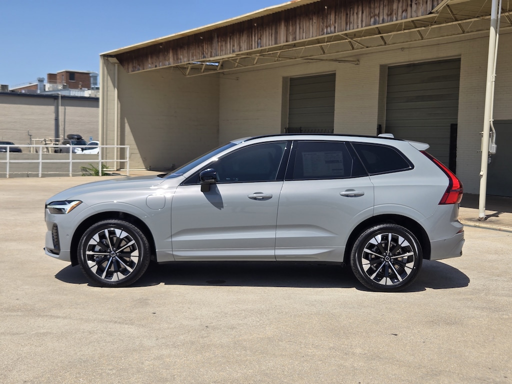 New 2026 Volvo XC60 plug-in hybrid T8 Plus SUV