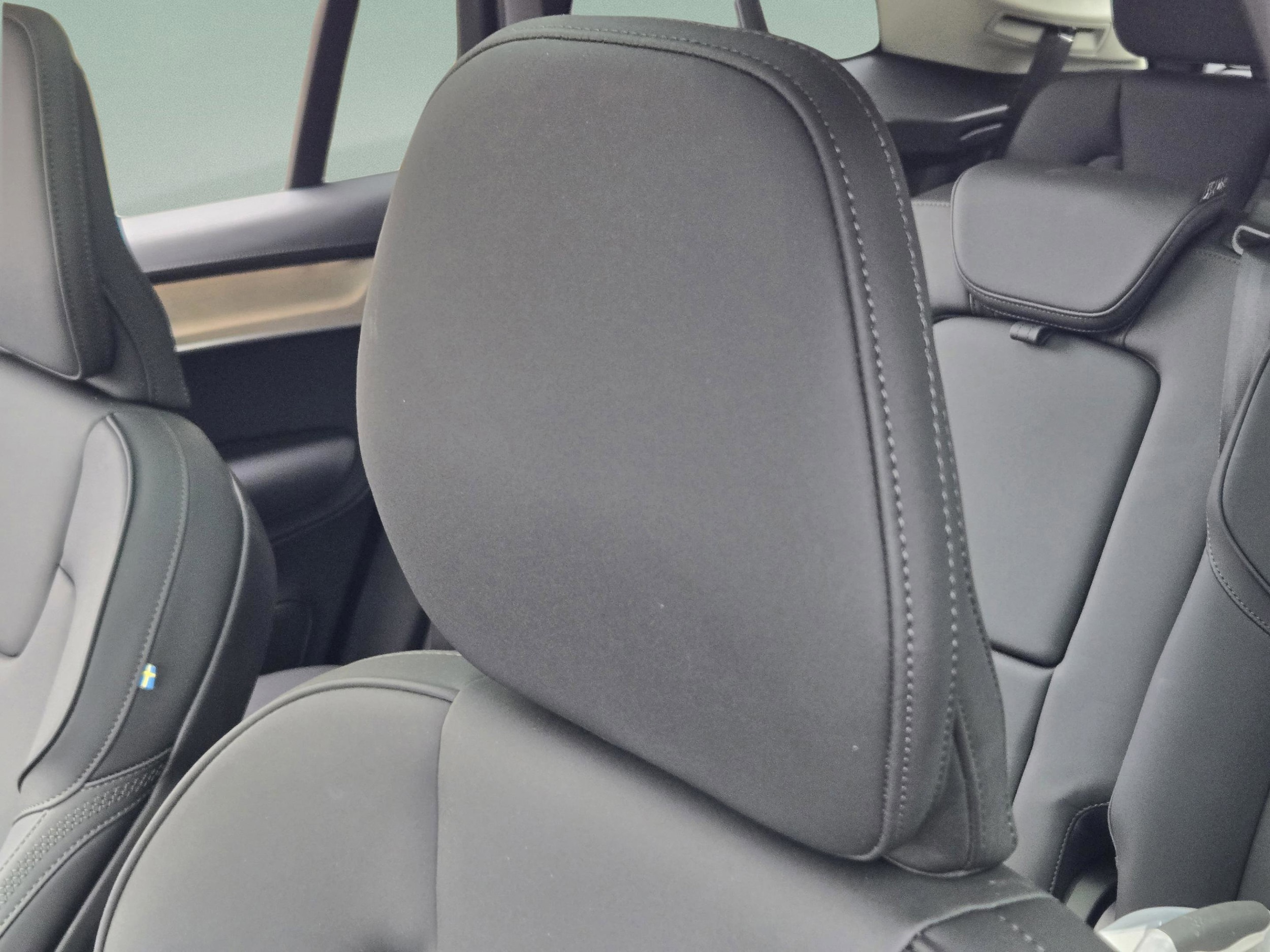 2025 Volvo XC90 Core - Photo 13