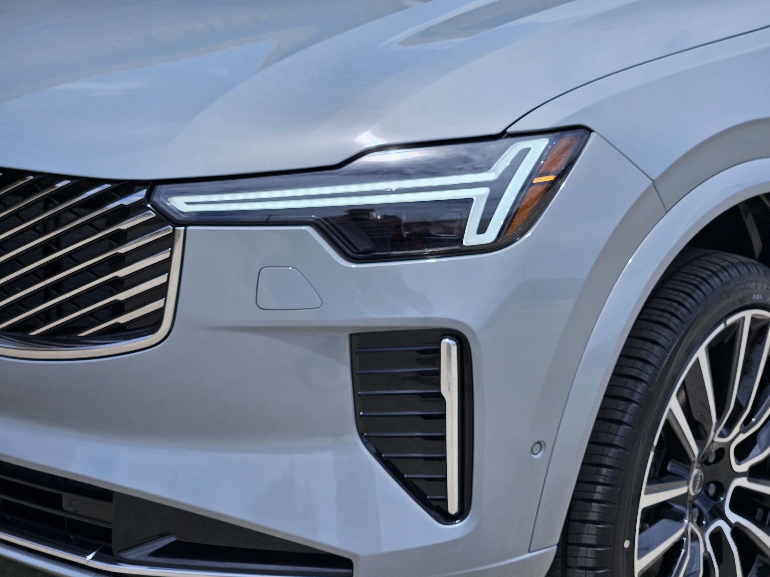2026 Volvo XC90 Plus - Photo 10