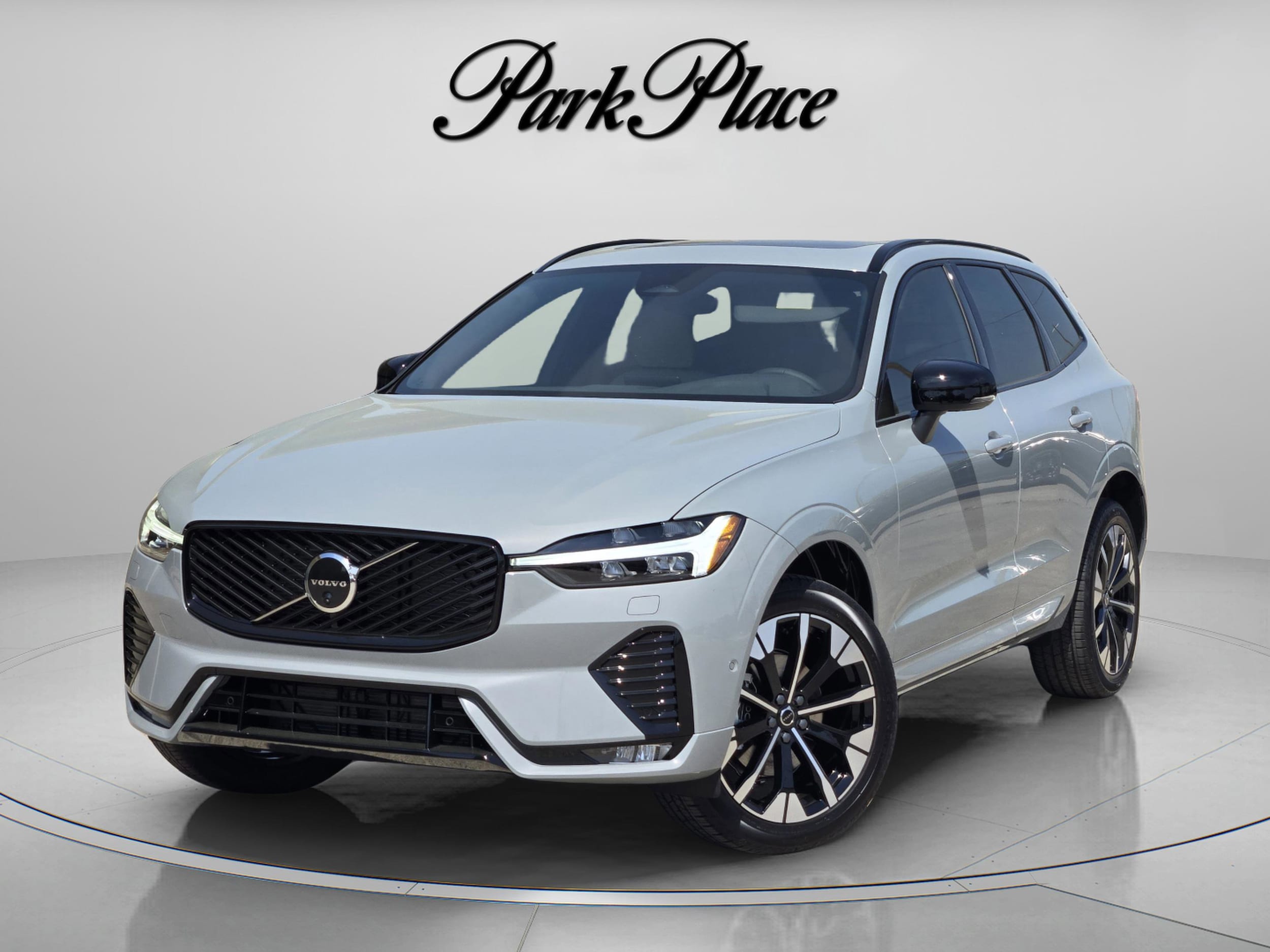 2026 Volvo XC60 B5 Plus Dark AWD's photo
