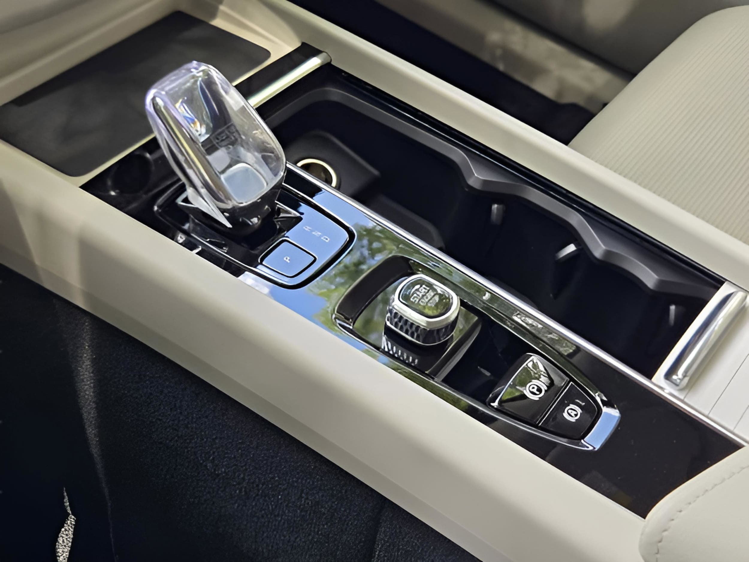 2026 Volvo XC60 Ultra - Photo 15