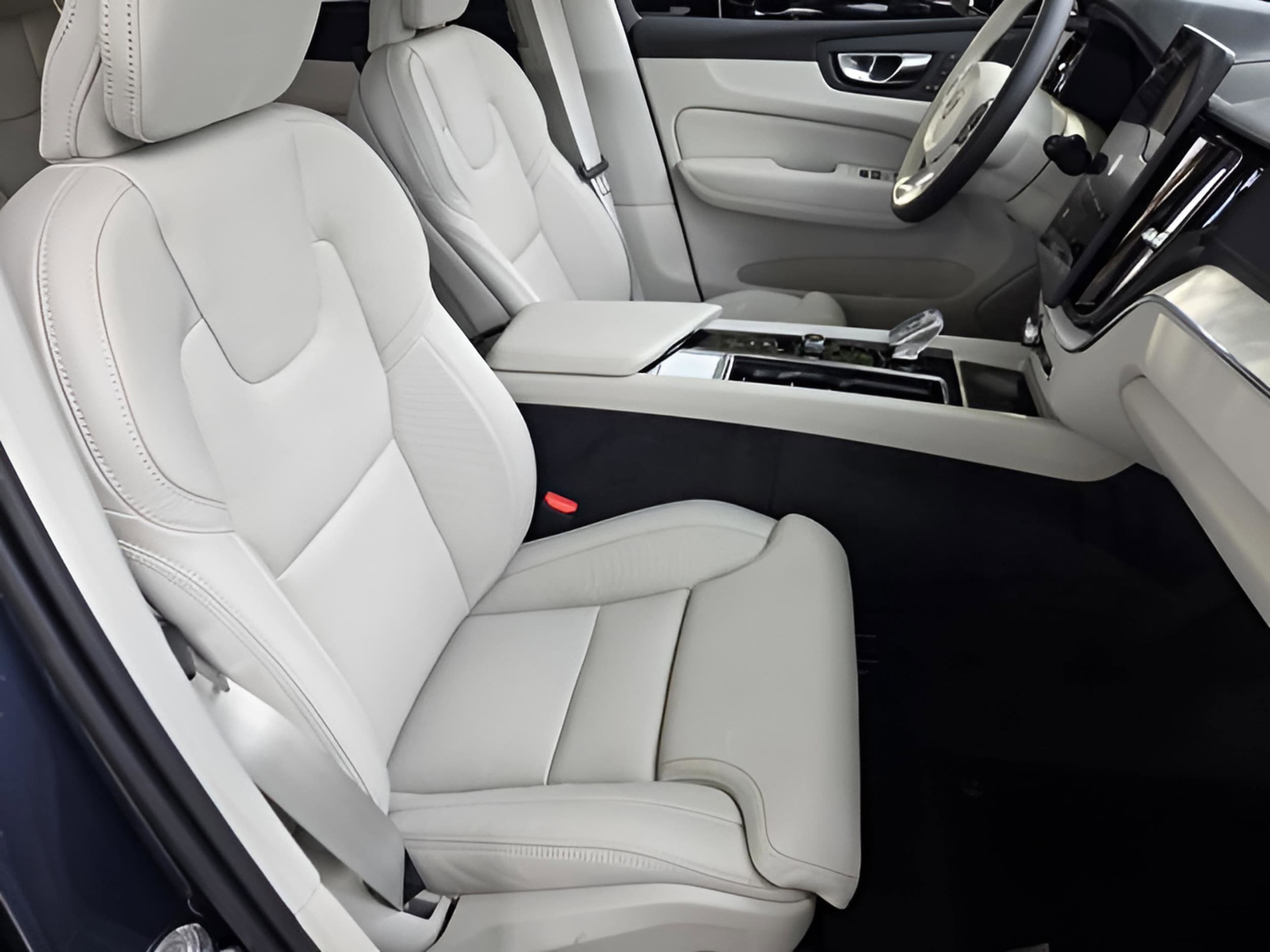 2026 Volvo XC60 Ultra - Photo 11