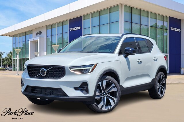 2026 Volvo XC40 B5 Plus AWD SUV