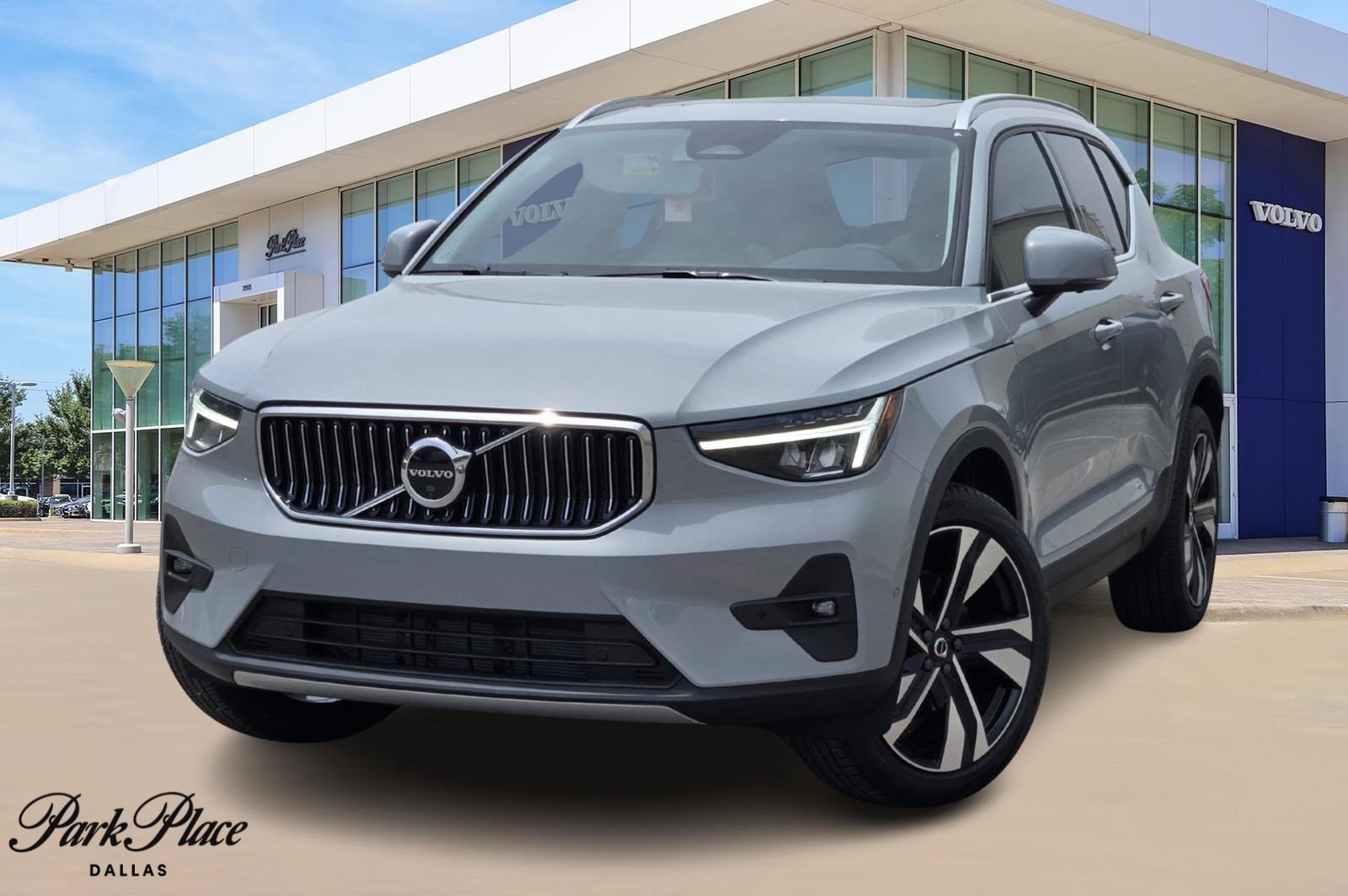 2025 Volvo XC40 Plus's photo