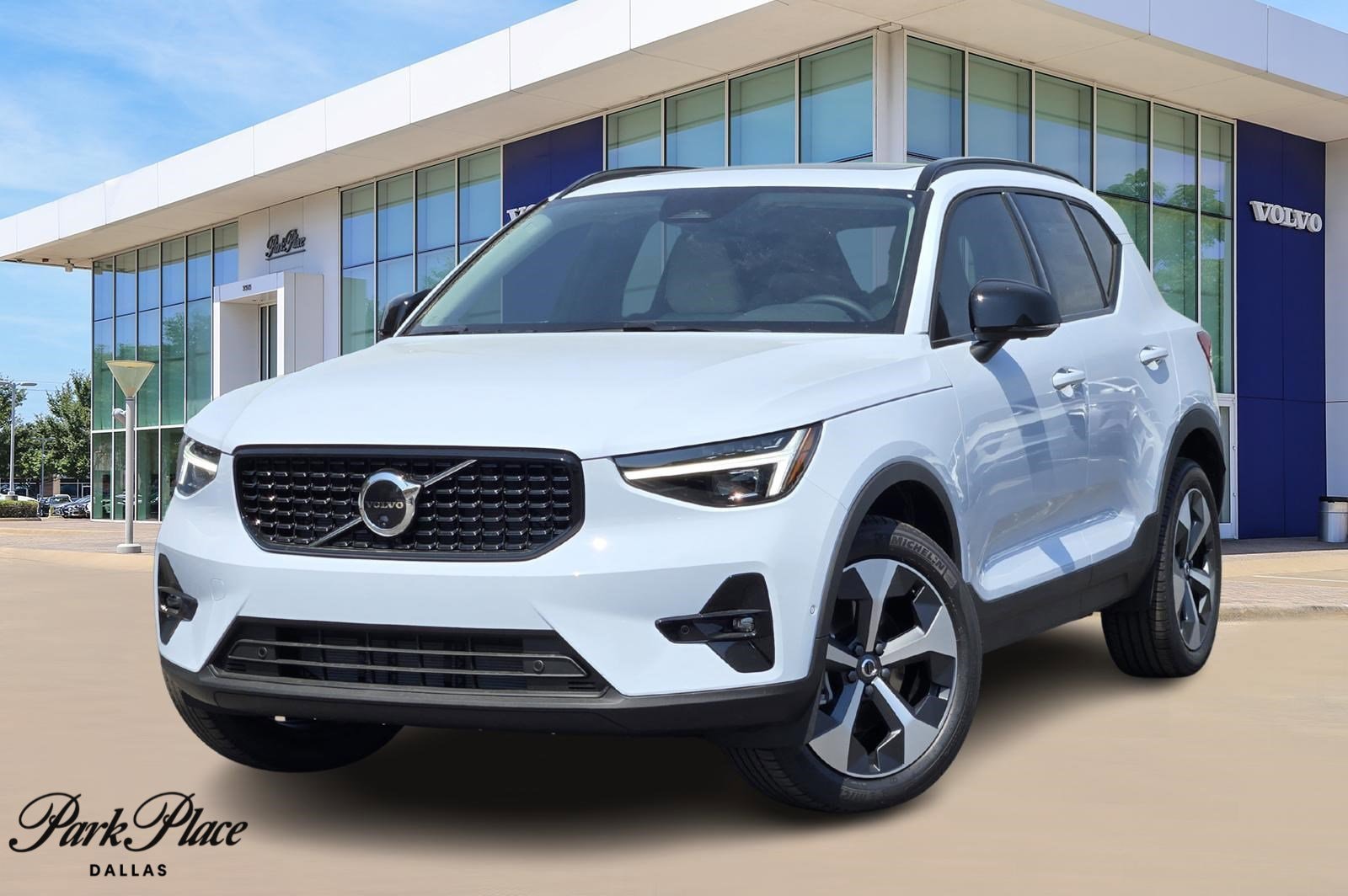 2026 Volvo XC40 Plus's photo
