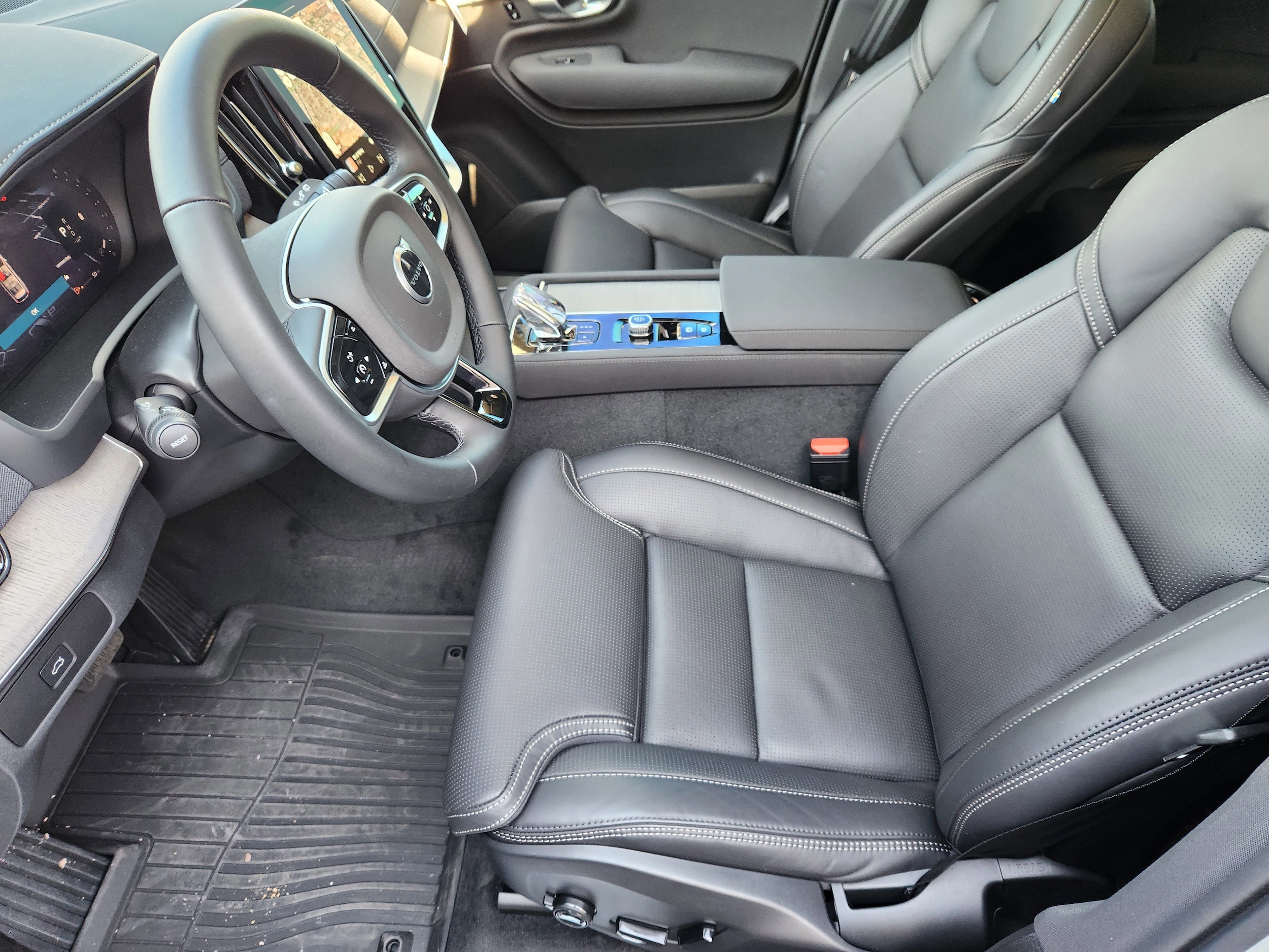 2026 Volvo XC90 Ultra - Photo 9