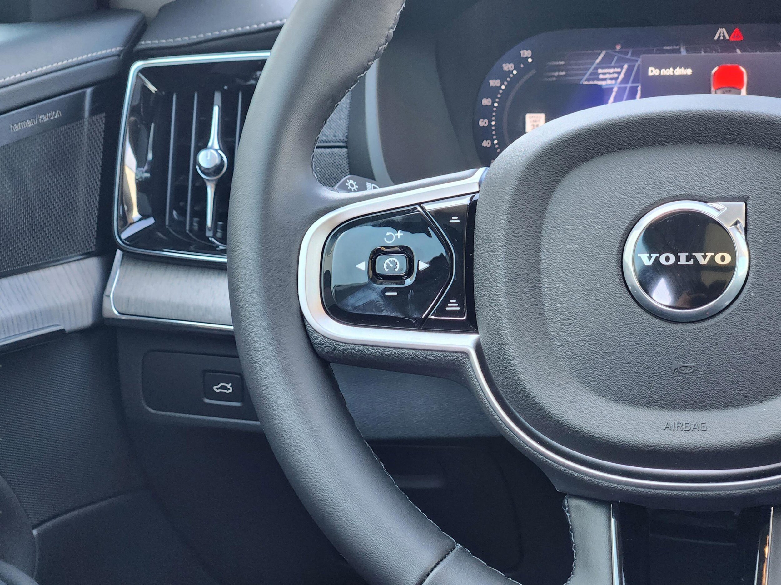 2026 Volvo XC90 Ultra - Photo 26