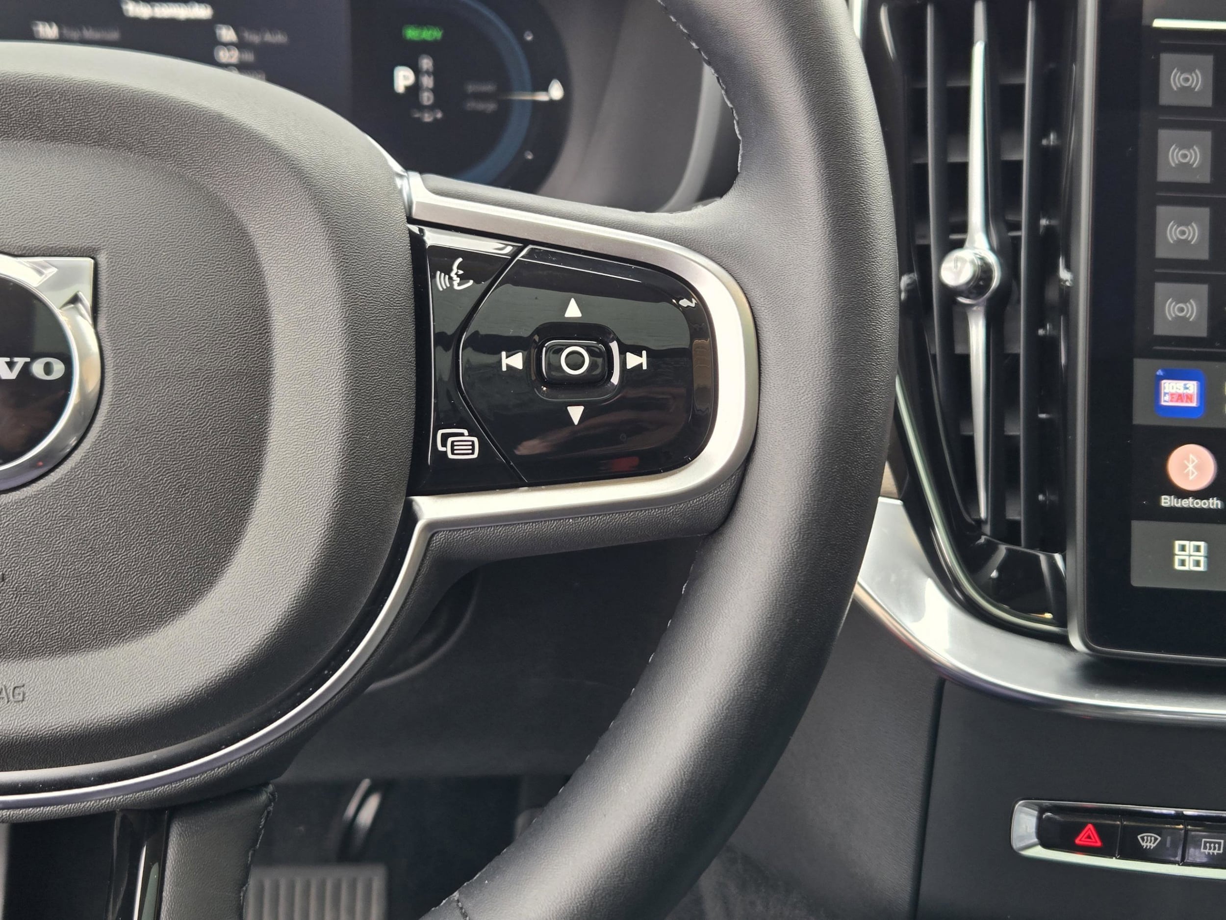 2025 Volvo XC90 Core - Photo 26