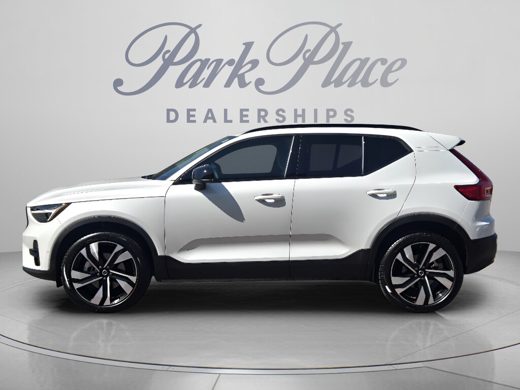 Used 2026 Volvo XC40 B5 Ultra SUV