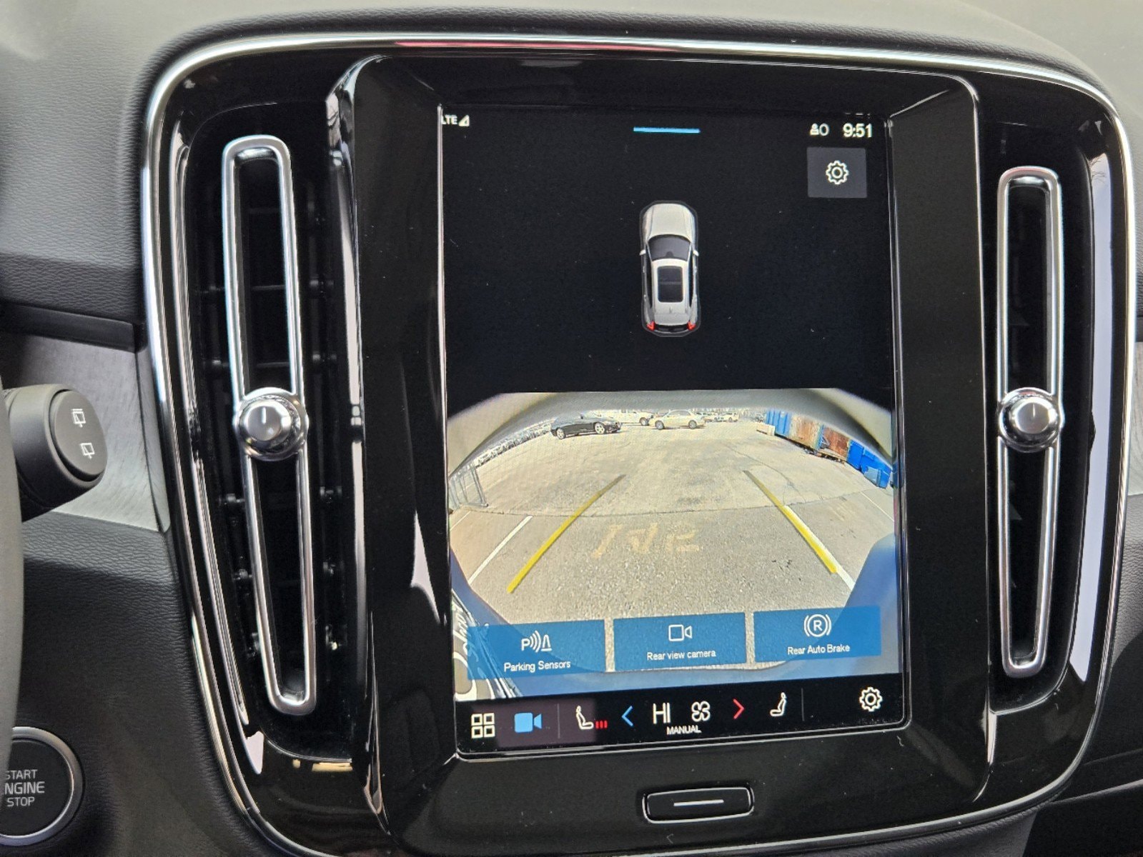 2025 Volvo XC40 Core - Photo 21