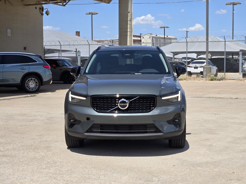 Used 2026 Volvo XC40 B5 Plus SUV