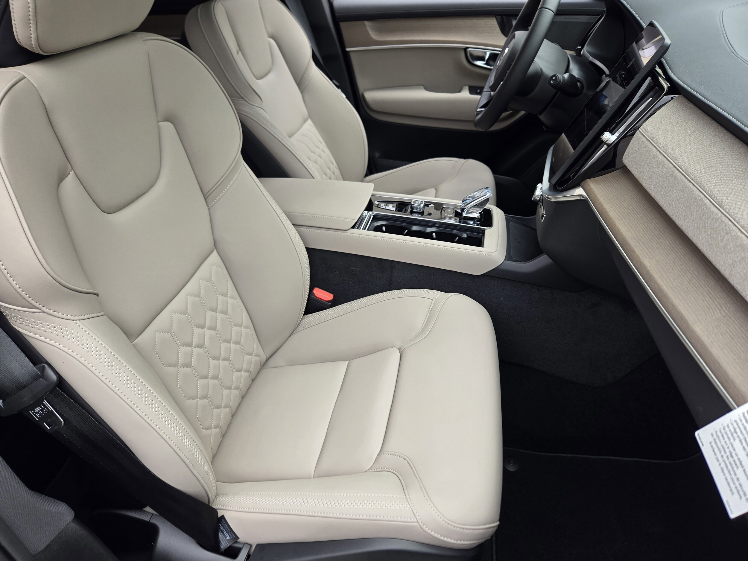 2026 Volvo XC90 Plus - Photo 12