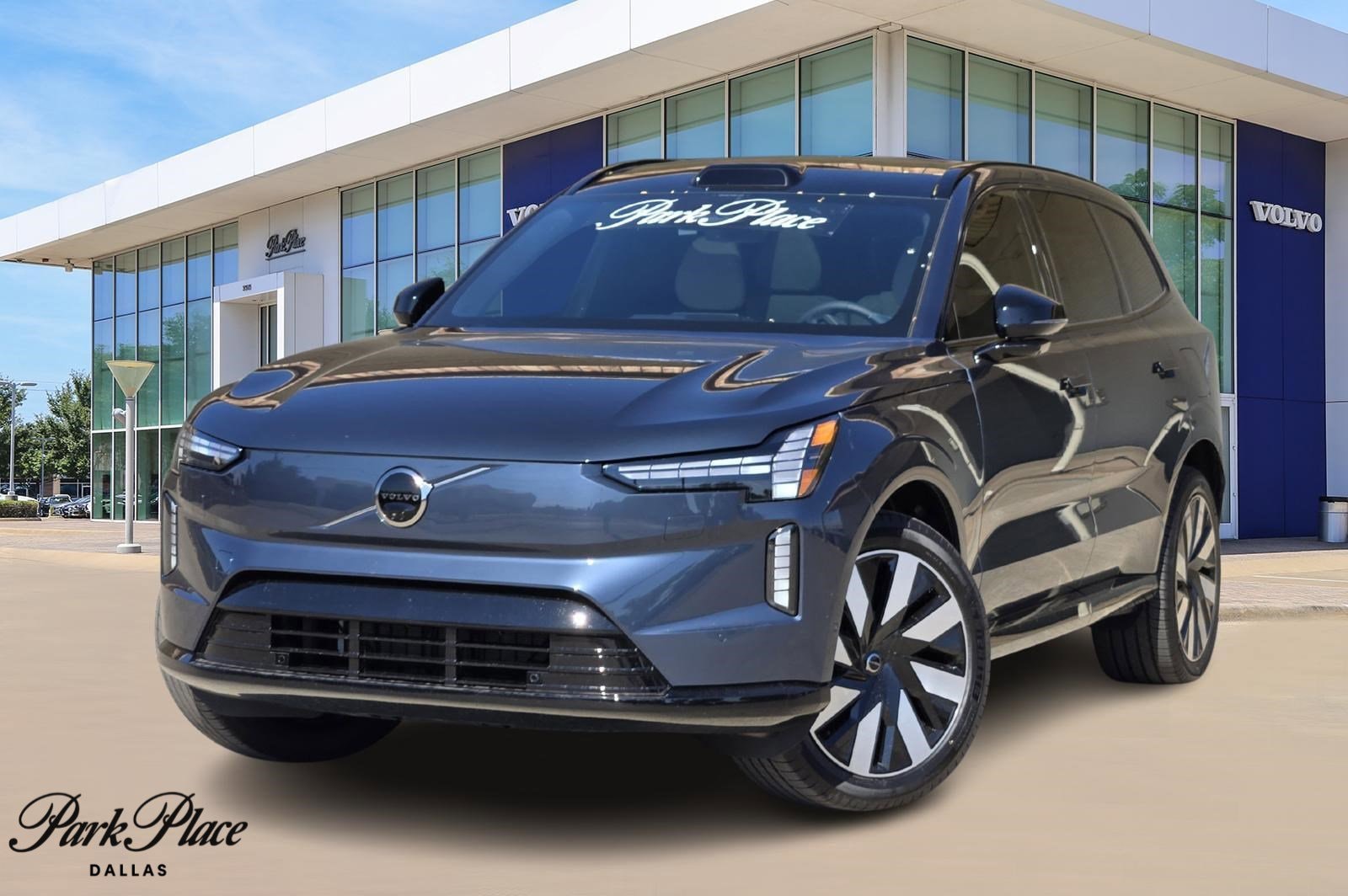 2025 Volvo EX90 Plus's photo