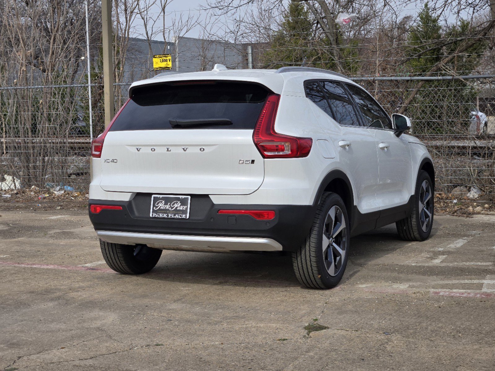 2025 Volvo XC40 Core - Photo 9
