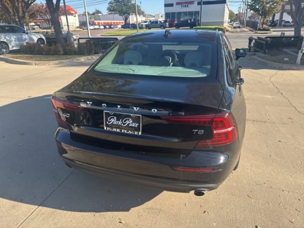 Used 2020 Volvo S60 T5 Momentum Sedan