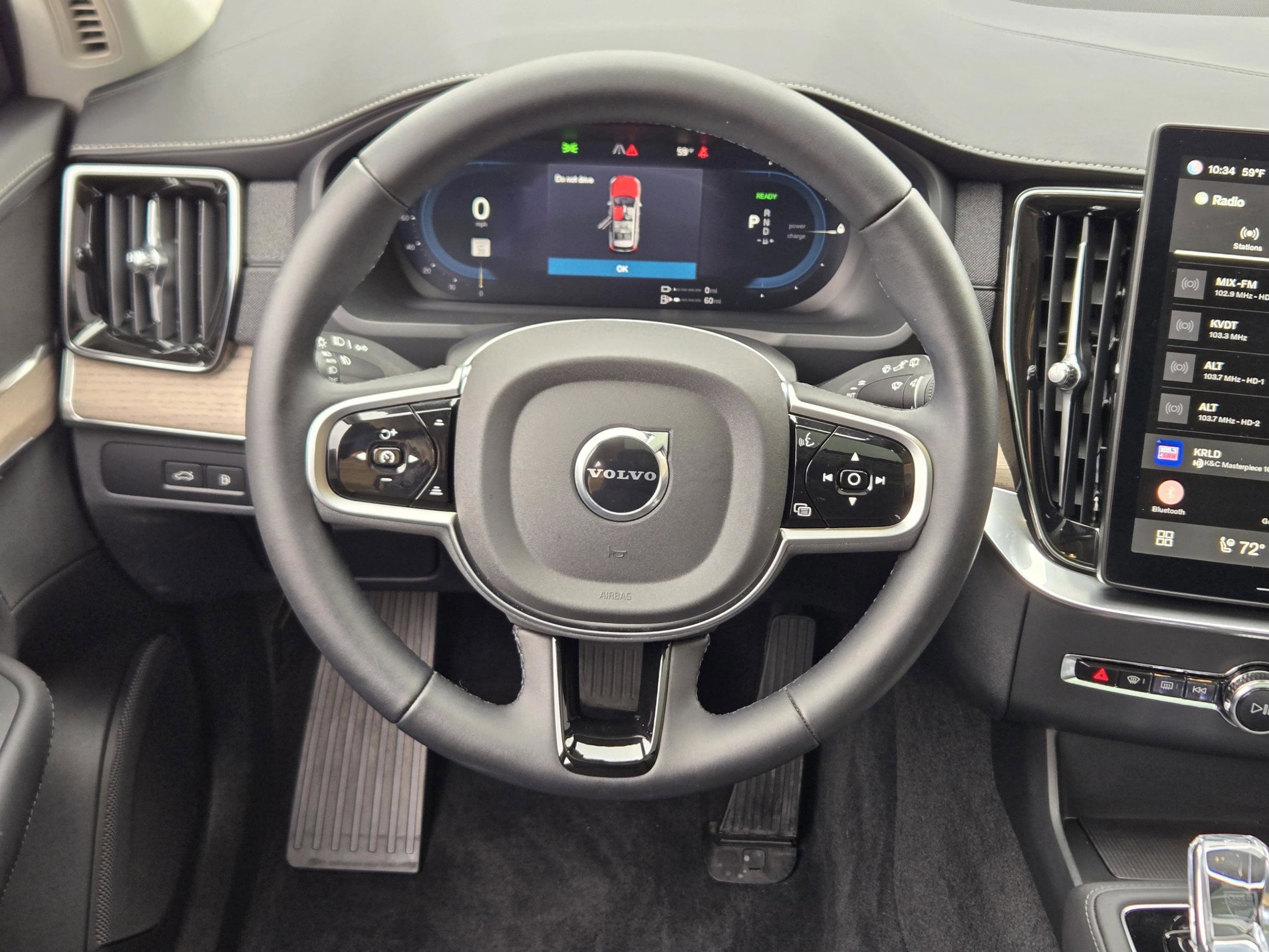 2025 Volvo XC90 Core - Photo 24