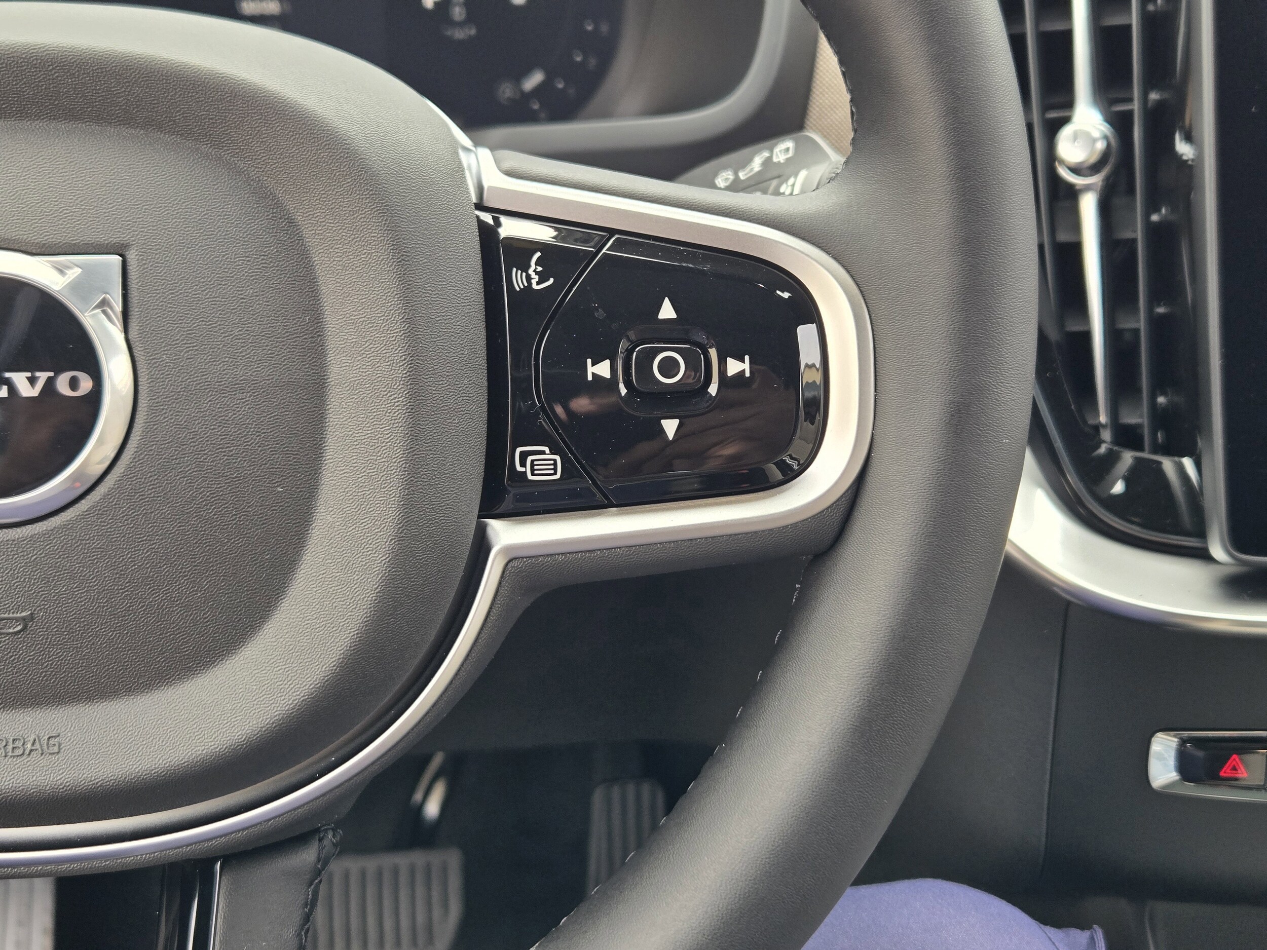 2026 Volvo XC90 Plus - Photo 26