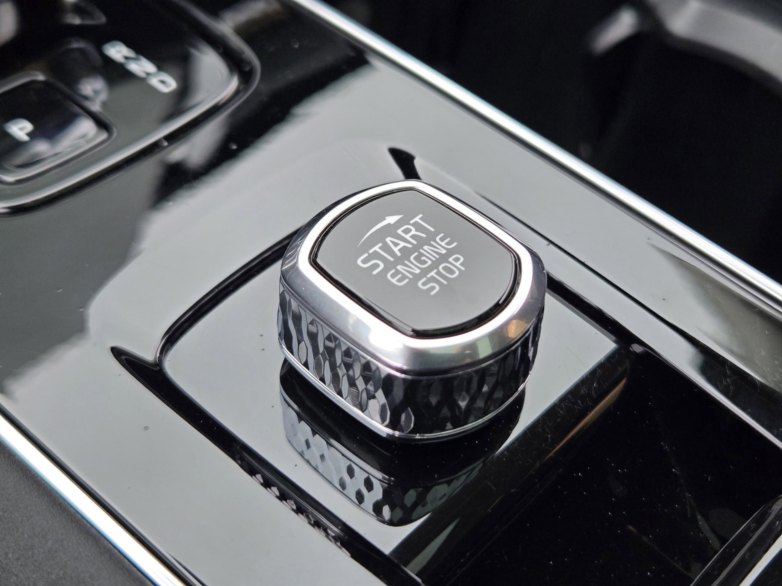 2025 Volvo XC90 Core - Photo 19