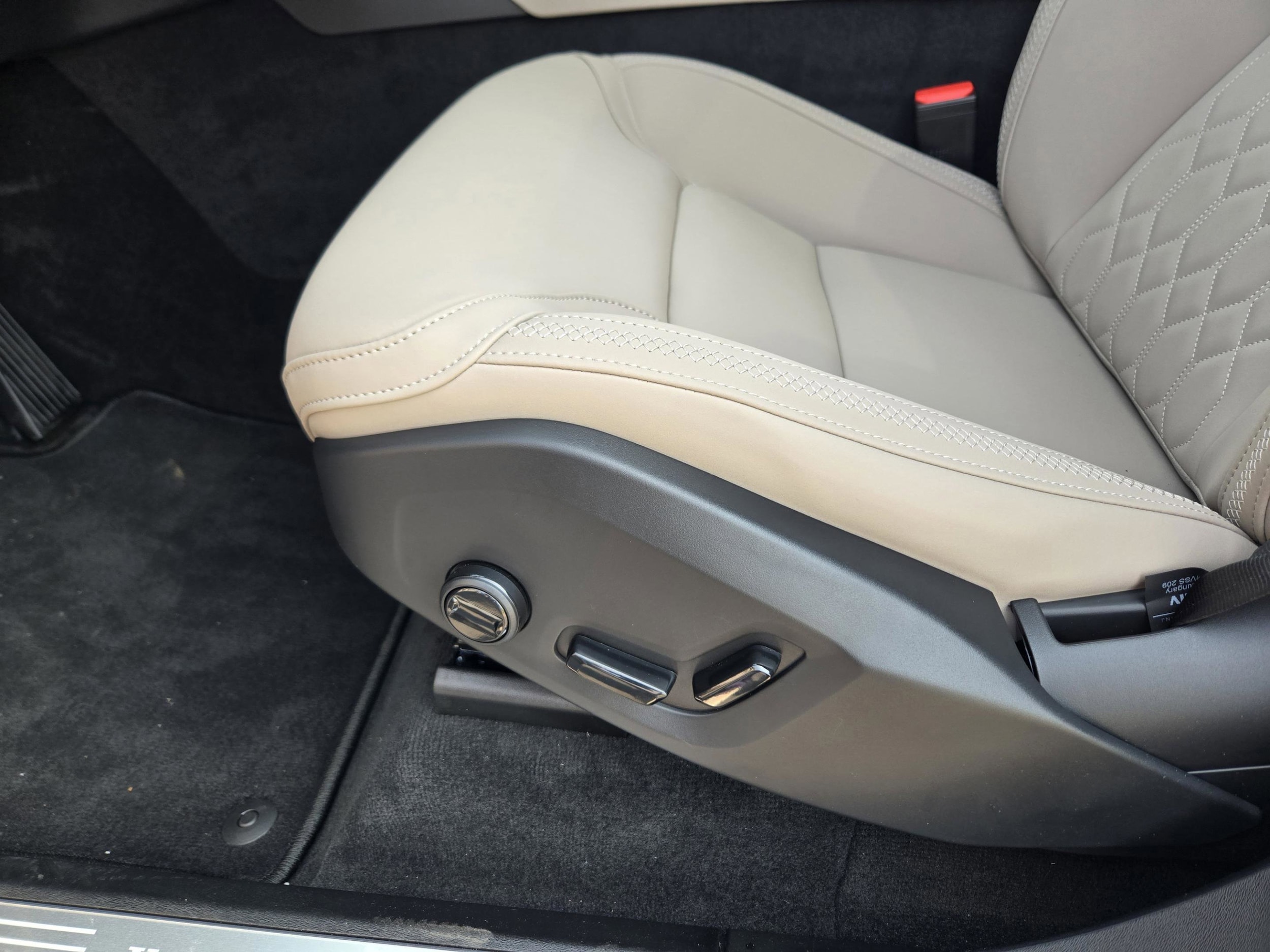 2026 Volvo XC90 Core - Photo 21