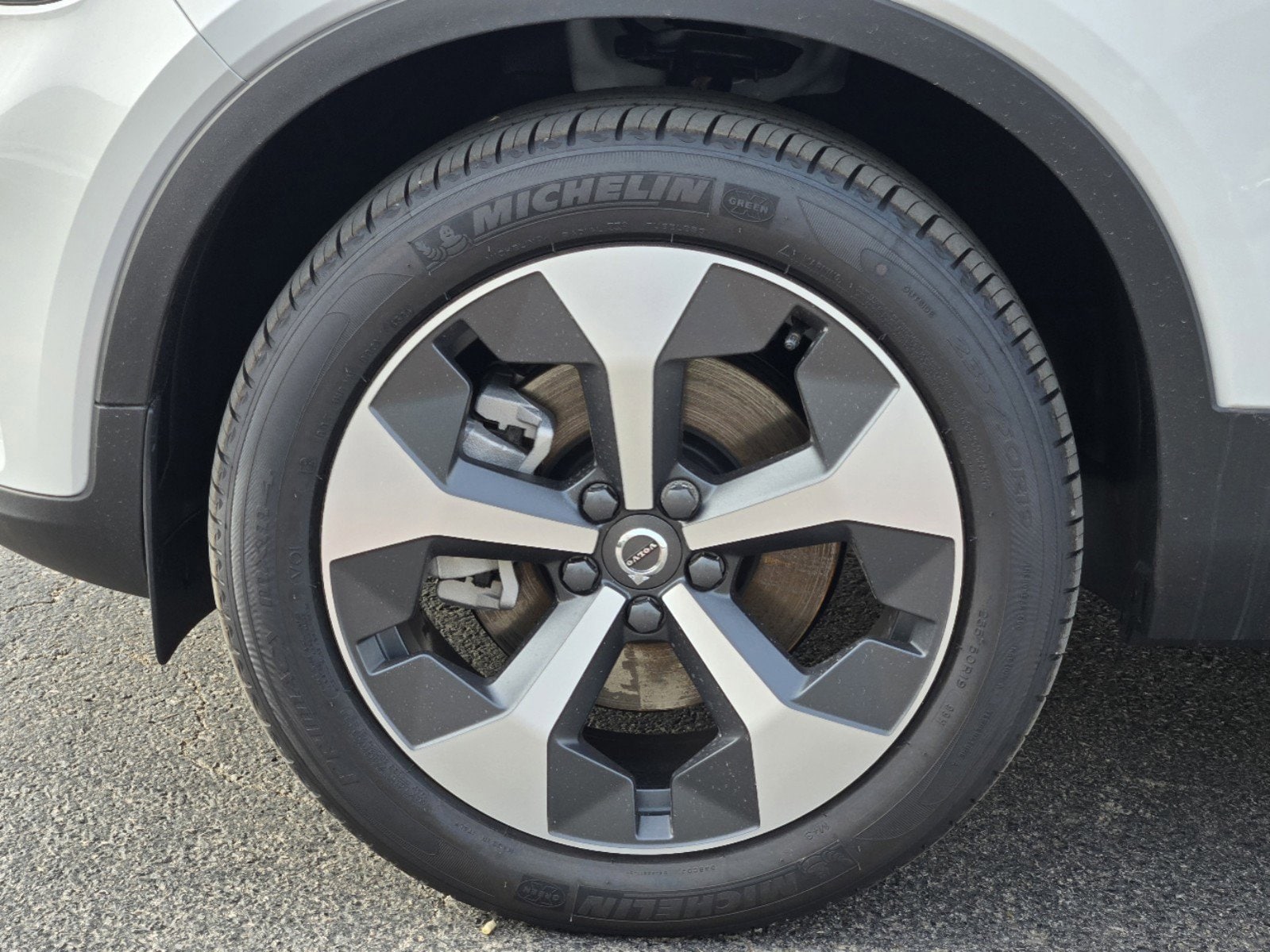 2025 Volvo XC40 Core - Photo 12